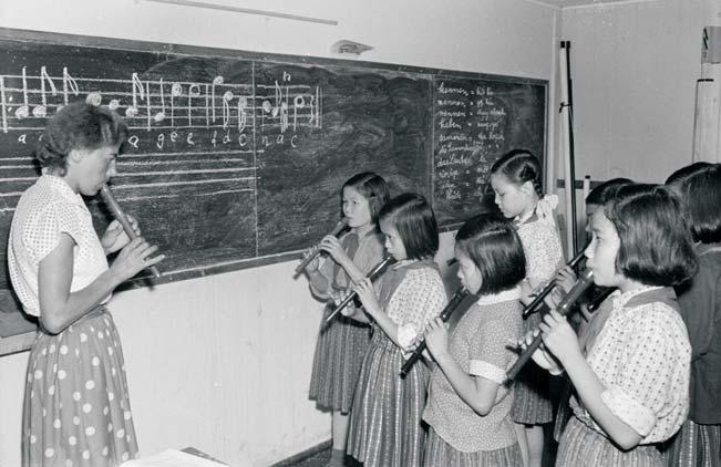 Musikunterricht in Moritzburg die Moritzburger Kinder bekannt. Die Jahre in der damaligen DDR haben diese Menschen tief geprägt und sie fühlen bis heute eine große Verbundenheit mit Deutschland.
