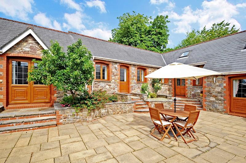Viewing Instructions: Strictly By Appointment Only General Description Northover & Williamson are delighted to offer for sale "Chestnut Tree Cottage" an impressive four bedroom barn conversion