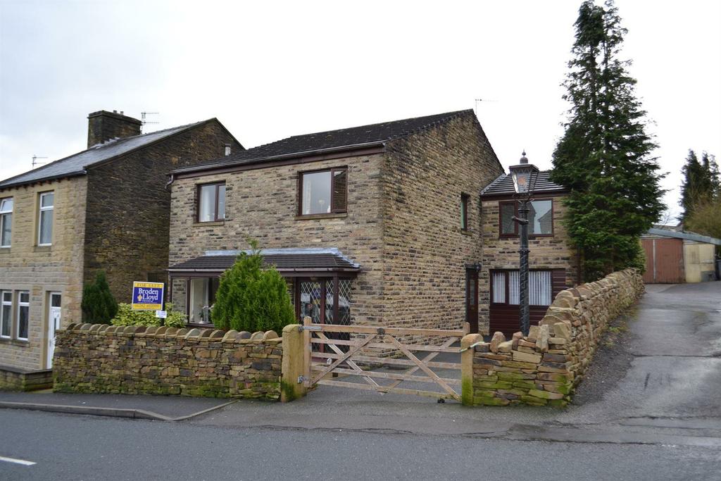 40 Church Street, Trawden, Colne, Lancashire, BB8 8RU 275,000 Four bedroom detached house offering spacious family accommodation with ample parking in this sought after village.
