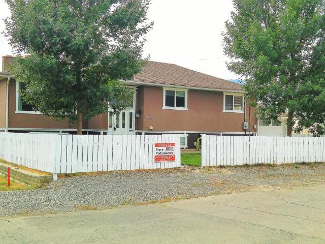 683 COMOX AVE Sub Area North Kamloops Current Price $439,900 Style Cathedral Entry Title Freehold Taxes $2,510 (2015) MLS 142768 Original Price $449,900 Age of Dwelling OT Nov 6/17 $439,900 Zoning