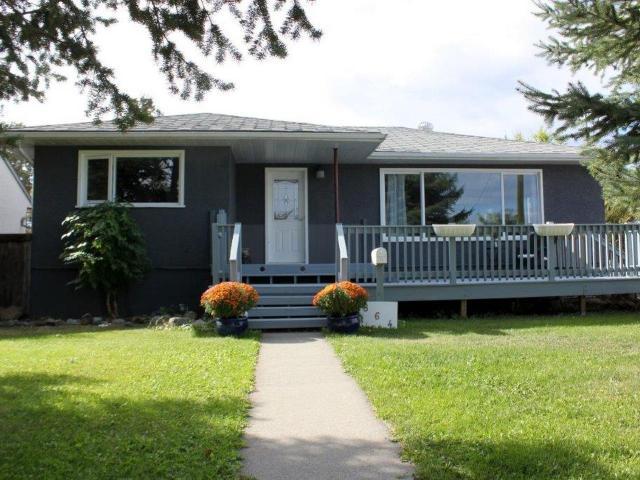 864 CAROLINE STREET Sub Area Brocklehurst Current Price $349,900 Style Bungalow Title Freehold Taxes $2,837 (2017) MLS 142800 Original Price $349,900 Age of Dwelling 57 Zoning RT-1 DOM 7 Sale Price s