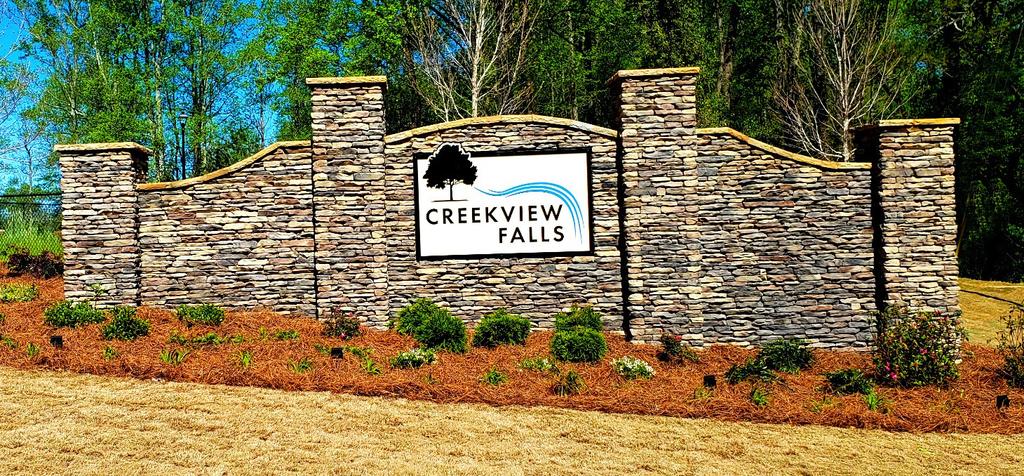 CREEKVIEW FALLS Canton, Georgia NEW HOMES From the $600s ESTATE HOME SITES Ranch &