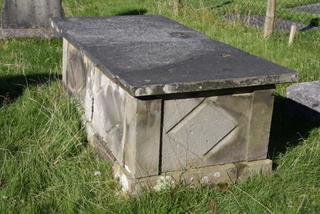 POSITION See Plan M9 Table Tomb but top cracked in two places. In Memory of ELINOR BREWER Who departed this Life Octr.