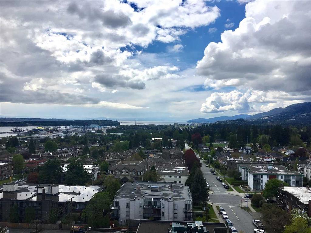 R Apartment/Condo W TH STREET North Vancouver Central Lonsdale VM T Half s: t. Fee: AWM ALLIANCE -- $.