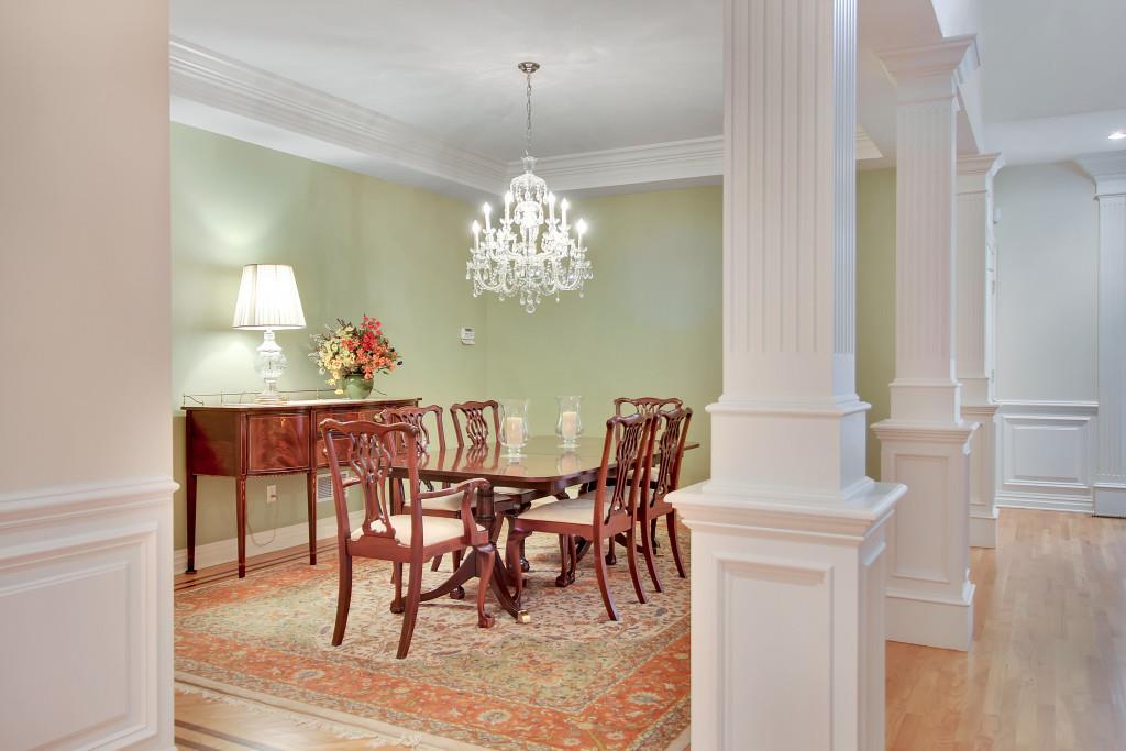 Dining Room 17 X 12: Enjoy gatherings and more formal meals from the dining room while retaining the open airy