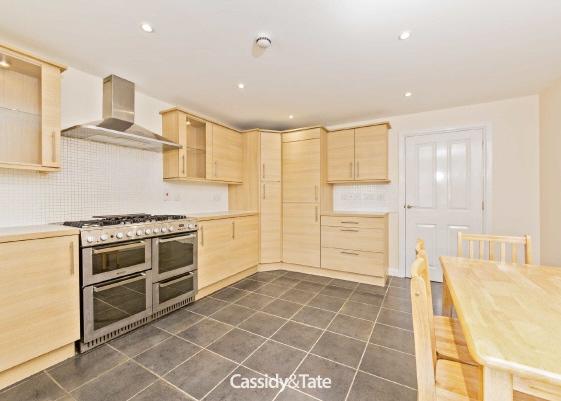 www.cassidyandtate.co.uk An excellent opportunity to rent a family home in a popular area of Hatfield.