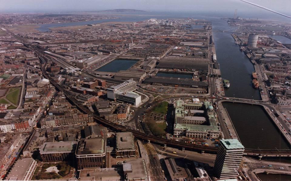1. THE DOCKLANDS PROJECT BACK IN 1987 Population at