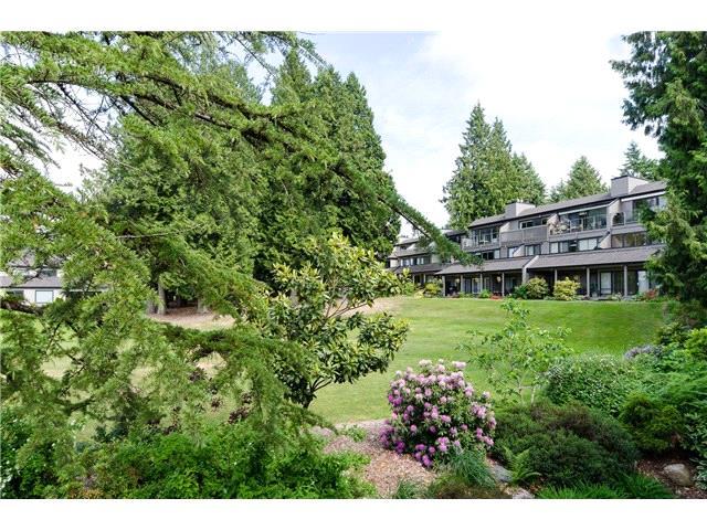South Surrey White Rock, Elgin Chantrell # 7 14045 NICO WYND PL, V4P 1J2 MLS# F1449741 List Price: $348,800 Previous Price: Original Price: $348,800 Style of Home: End Unit Total Parking: