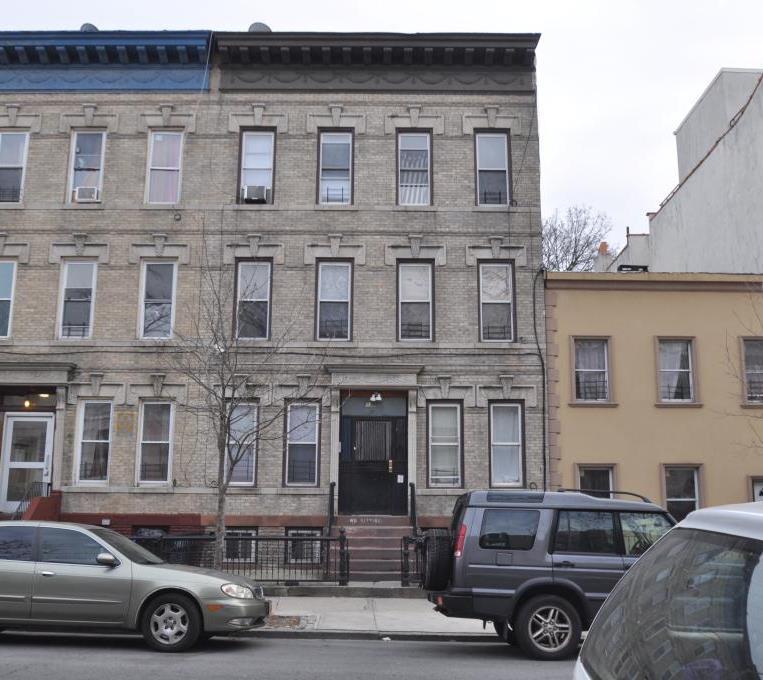 538 Bainbridge Street, Brooklyn, NY 11233 Three-Story Multifamily Building PROPERTY OVERVIEW Neighborhood Ocean Hill, Brooklyn Block / Lot 1510 / 27 Lot & Built Size 25.5 x 100 (25.