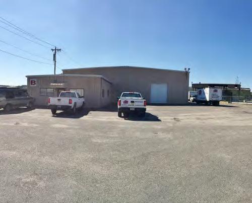 BUILDING B Specifications Space Dimensions Total SF Available SF Approximately 80' x 100' 8,768 sf FULLY LEASED Loading Docks Drive In Bays Center Height Clearance