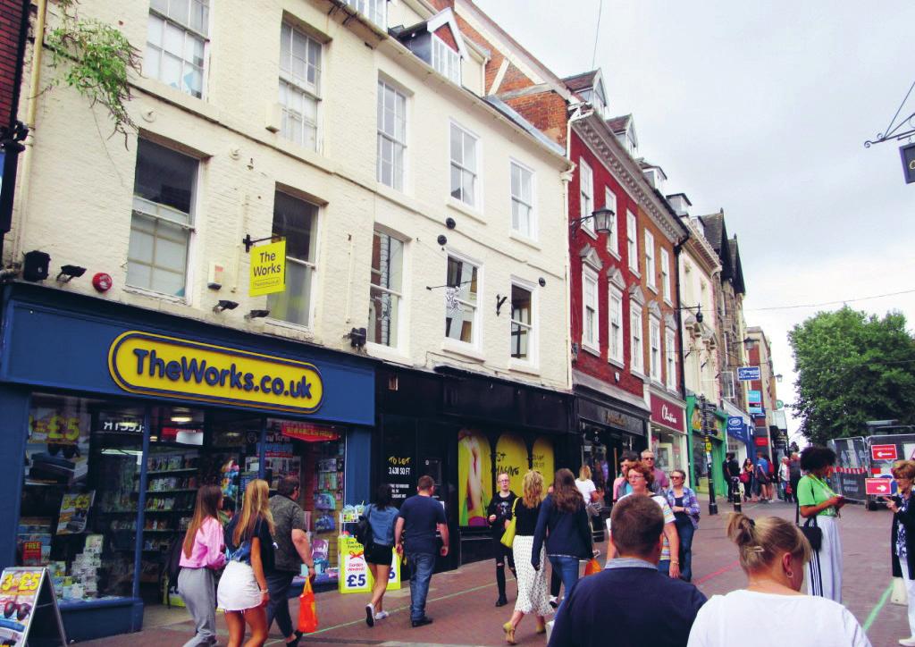 SHREWSBURY 11 PRIDE HILL PRIME LISTED REFURBISHED RESTAURANT/SHOP UNIT TO LET LOCATION The property occupies a prime trading location on the pedestrianised Pride Hill being adjacent to The Works and