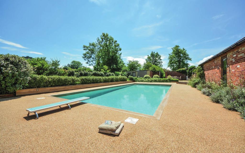 THE POOL GARDEN Beautifully presented with a stunning pool heated via an air source heat pump.