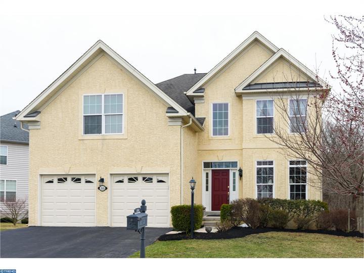 33 Subdiv / Neigh: Rivercrest Style: Colonial School District: Springford Design: 2 Story - High: Spring-Frd Type: Single/Detached - Middle: Spring-Frd Ownership: Fee Simple - Elementary: Oaks Age: