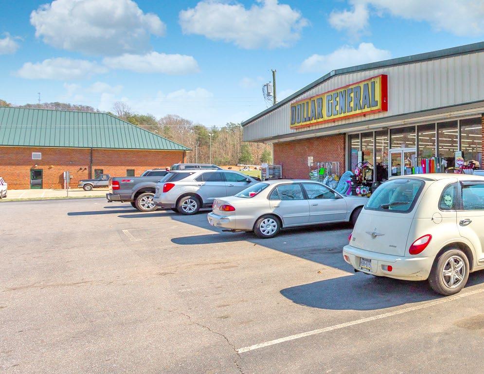 INVESTMENT SUMMARY SRS National Net Lease Group is pleased to present the opportunity to acquire the fee simple interest (land and building ownership) in a Dollar General located in Connelly Springs,